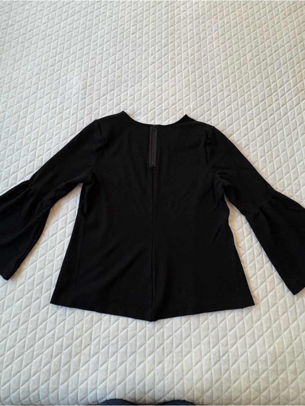 Cabi Boho Top Its A Party Ponte Long Flare Bell Sleeve Blouse Black Size Large - Picture 13 of 15
